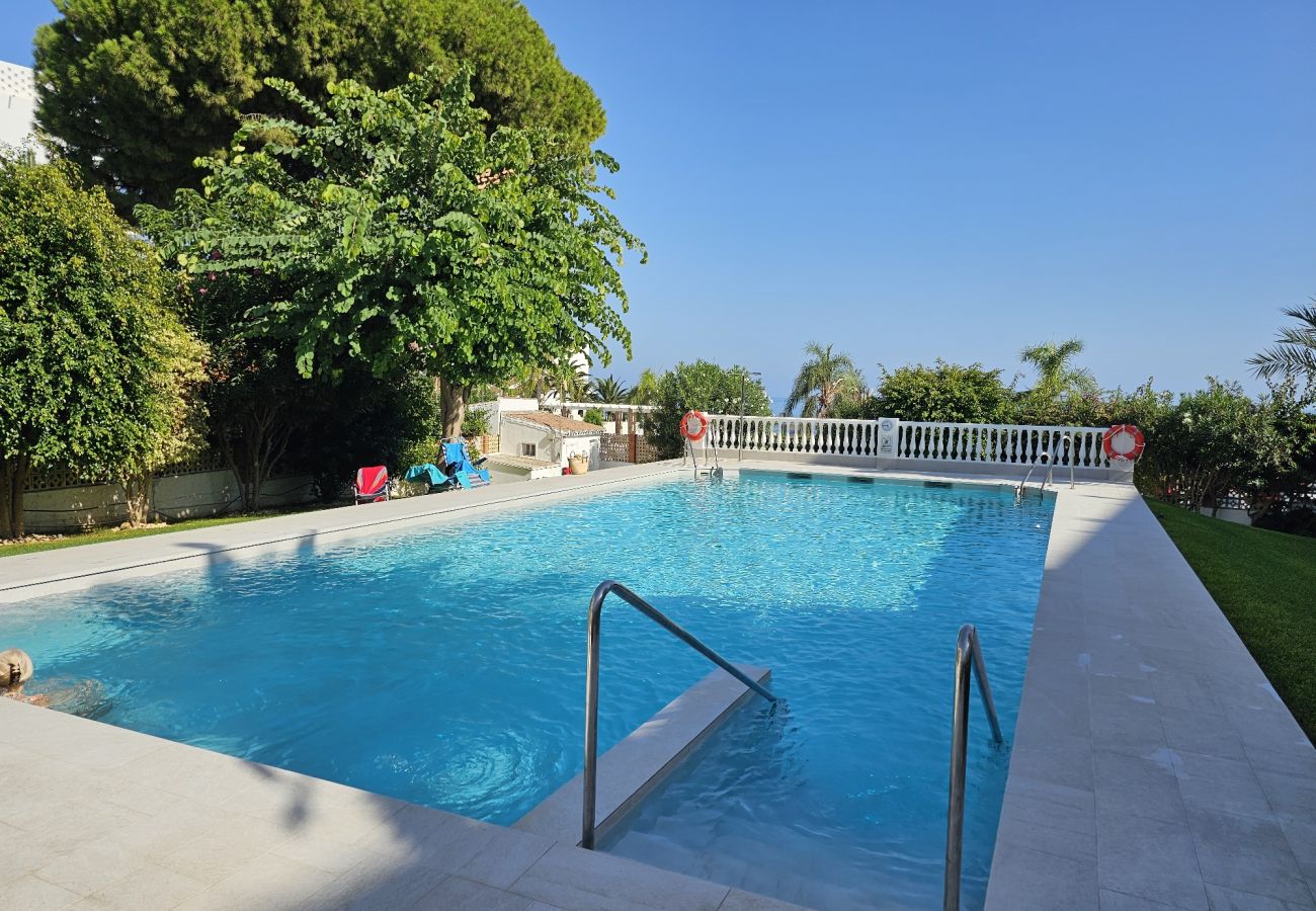 Apartamento en Nerja - R1345, Carabeo 1-42, Acceso a la Playa