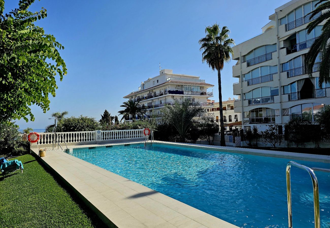 Apartamento en Nerja - R1345, Carabeo 1-42, Acceso a la Playa