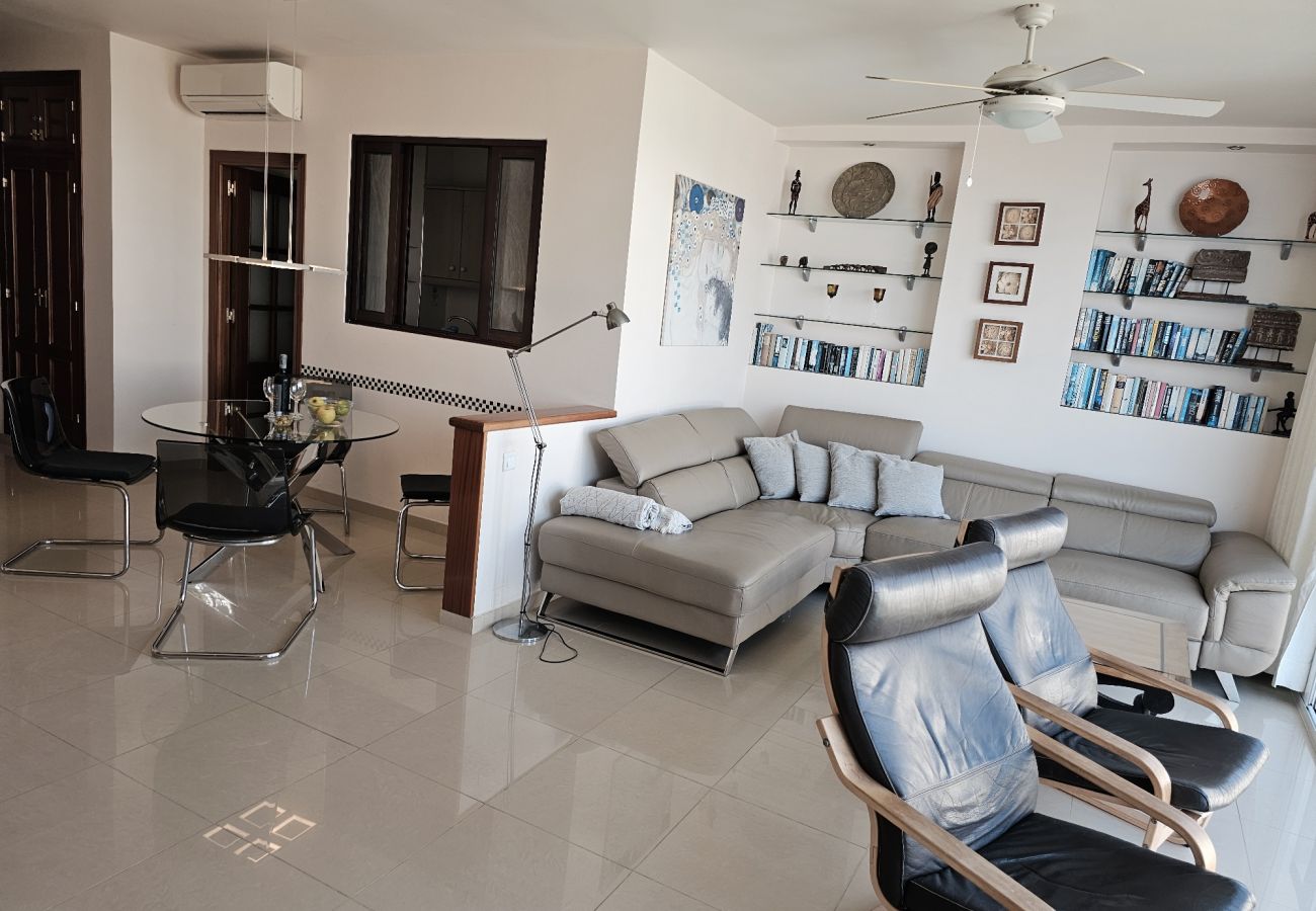 Apartamento en Nerja - R1345, Carabeo 1-42, Acceso a la Playa
