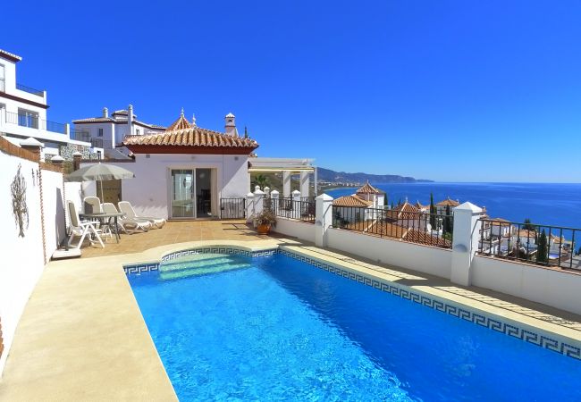 Villa in Torrox Costa - 3 Bedrooms | Villa Ladera | CG R999