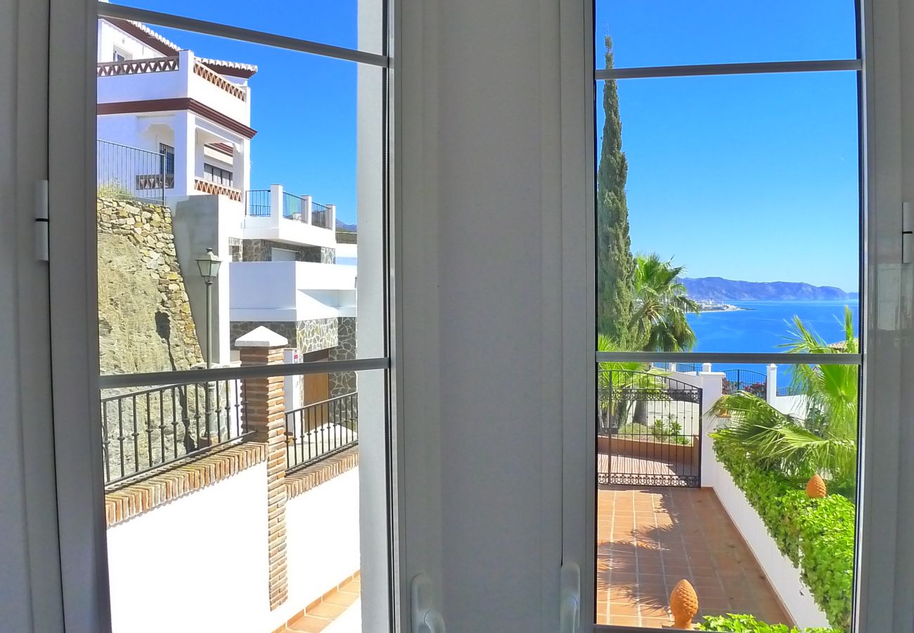 Villa in Torrox Costa - 3 Bedrooms | Villa Ladera | CG R999