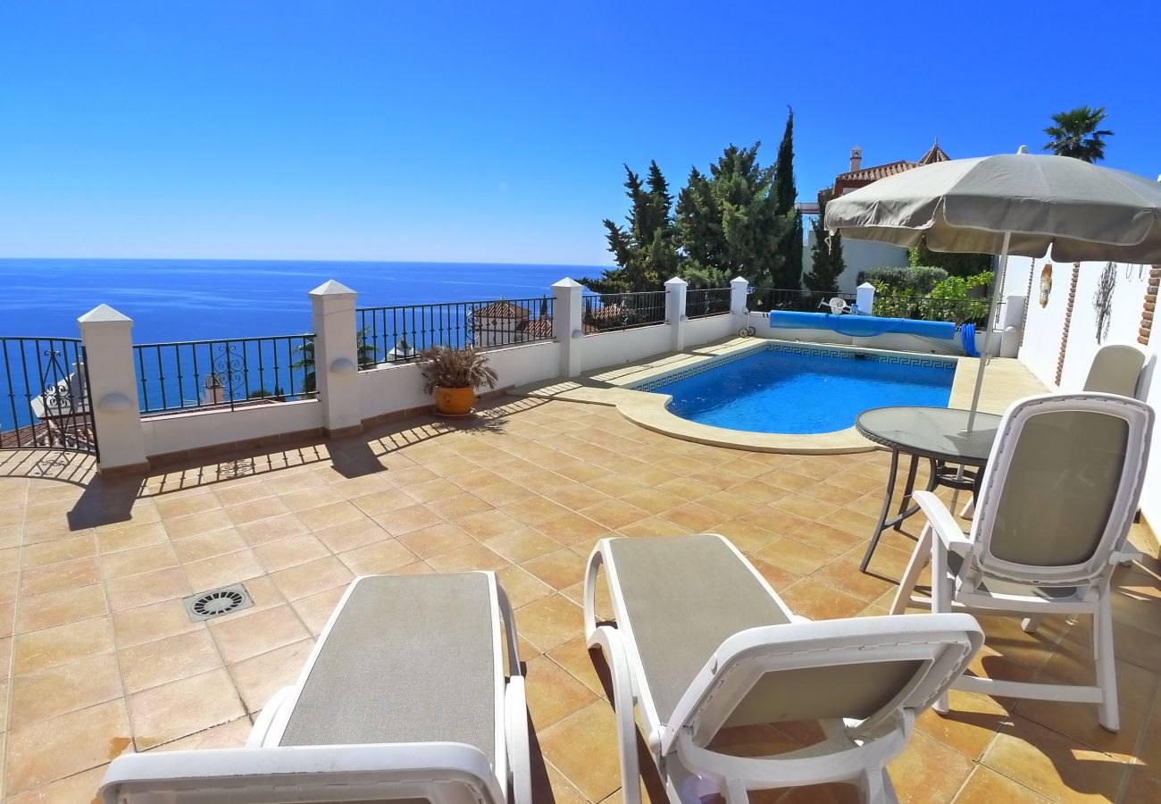 Villa in Torrox Costa - 3 Bedrooms | Villa Ladera | CG R999