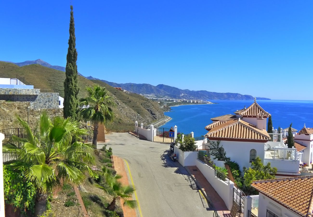 Villa in Torrox Costa - 3 Bedrooms | Villa Ladera | CG R999