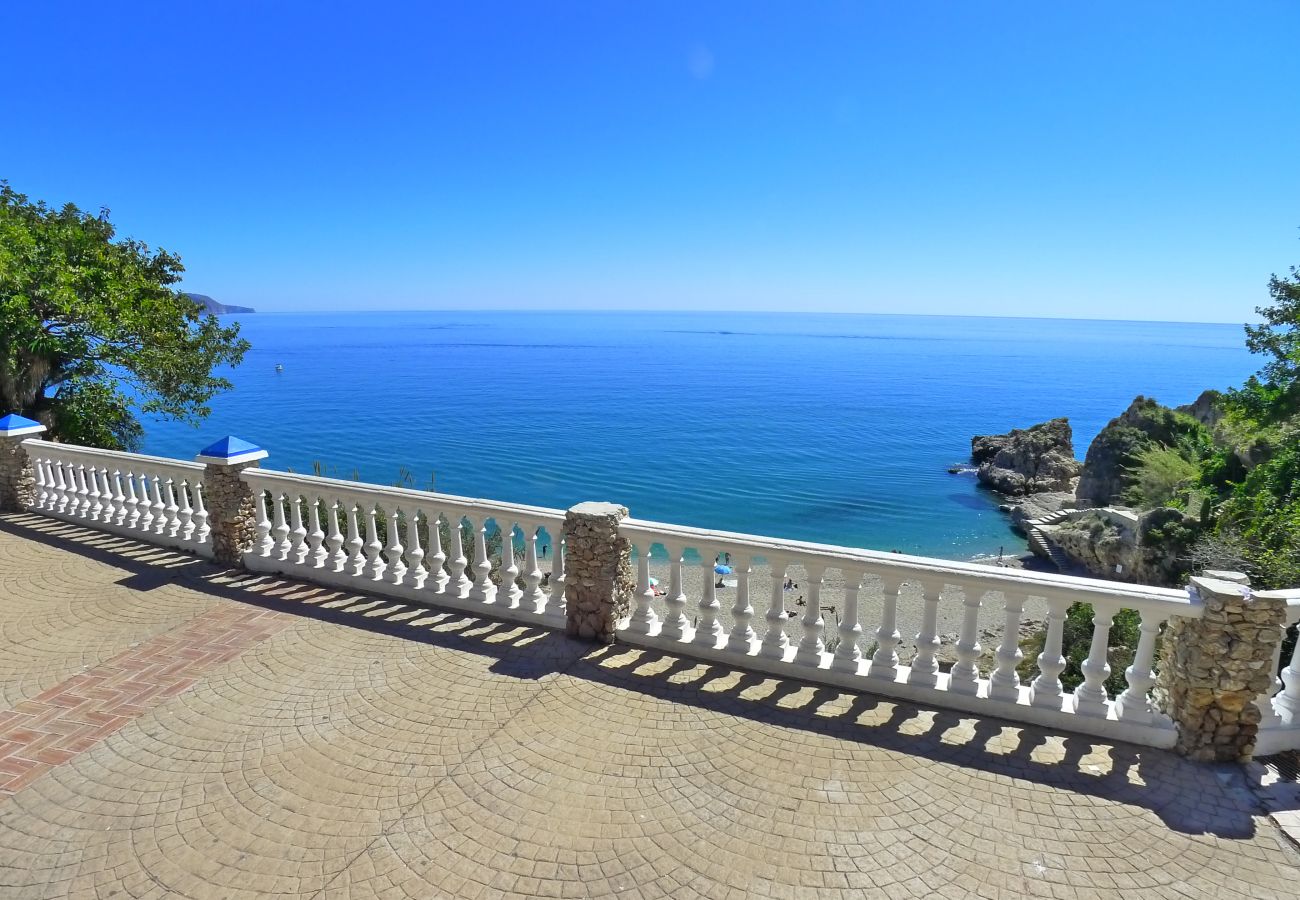 Apartment in Nerja - 2 Bedrooms | Carabeo 99 | CG R991