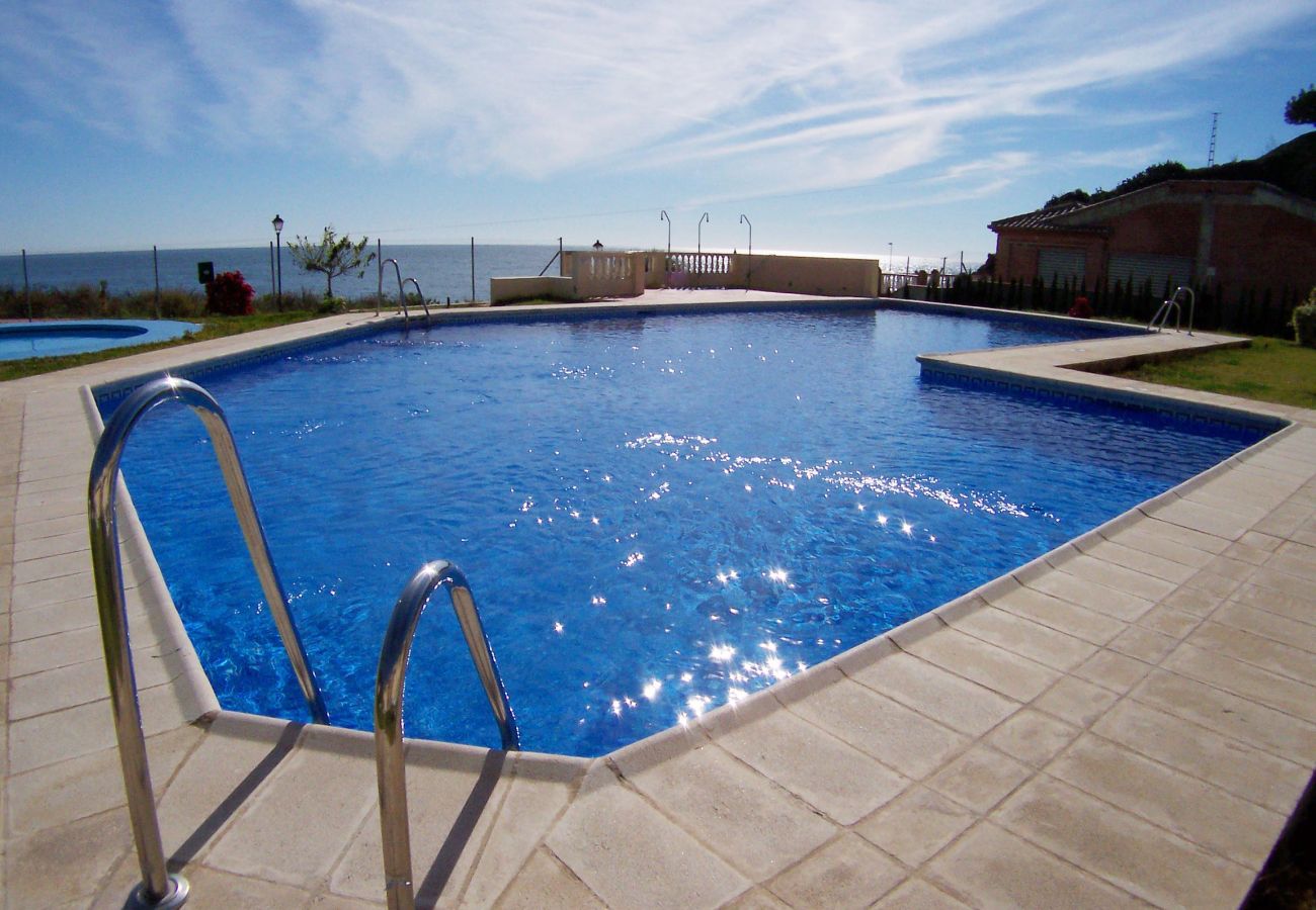 Apartment in Torrox Costa - Sleeps 4 | Torrox Beach Club | CG R985