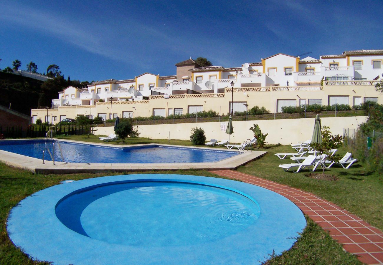 Apartment in Torrox Costa - Sleeps 4 | Torrox Beach Club | CG R985