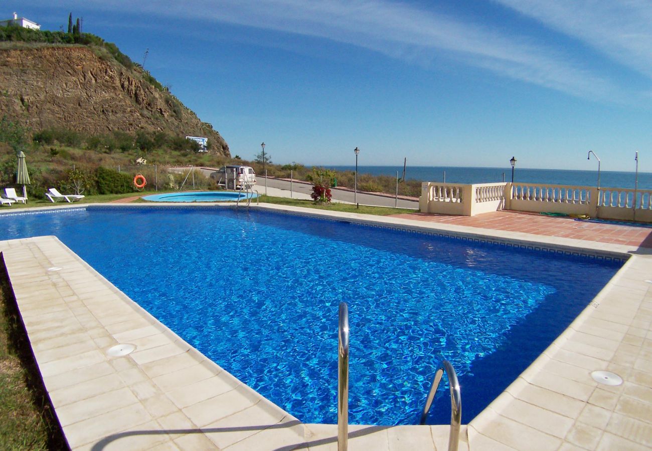 Apartment in Torrox Costa - Sleeps 4 | Torrox Beach Club | CG R985