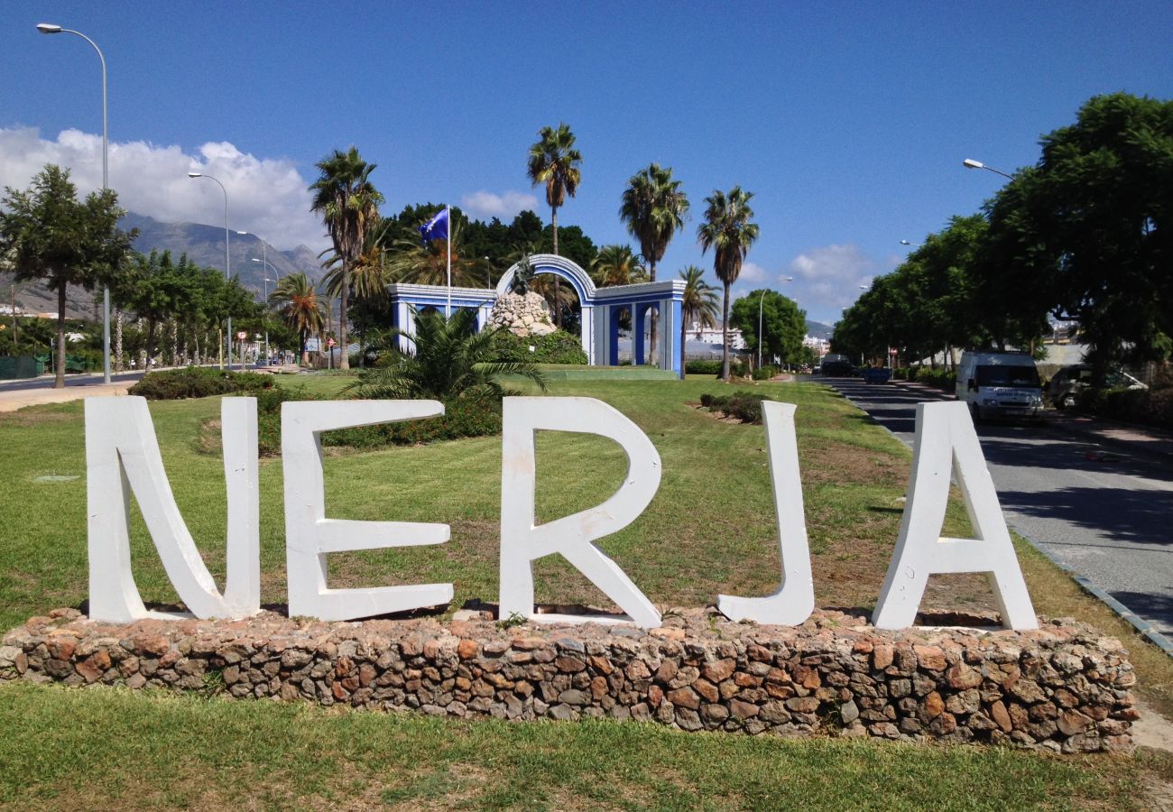 Apartment in Nerja - 3 Bedrooms | Burriana Front Line | CG R924