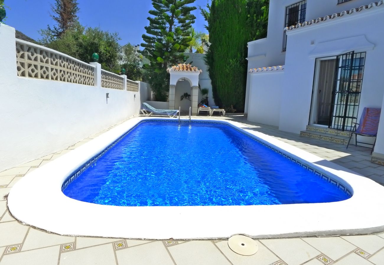 Villa in Nerja - 3 Bedrooms | Villa Golondrinas | CG R916