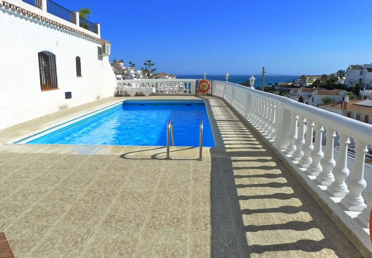 Apartment in Nerja - Sleeps 5 | Azahara 9 | CG R1000