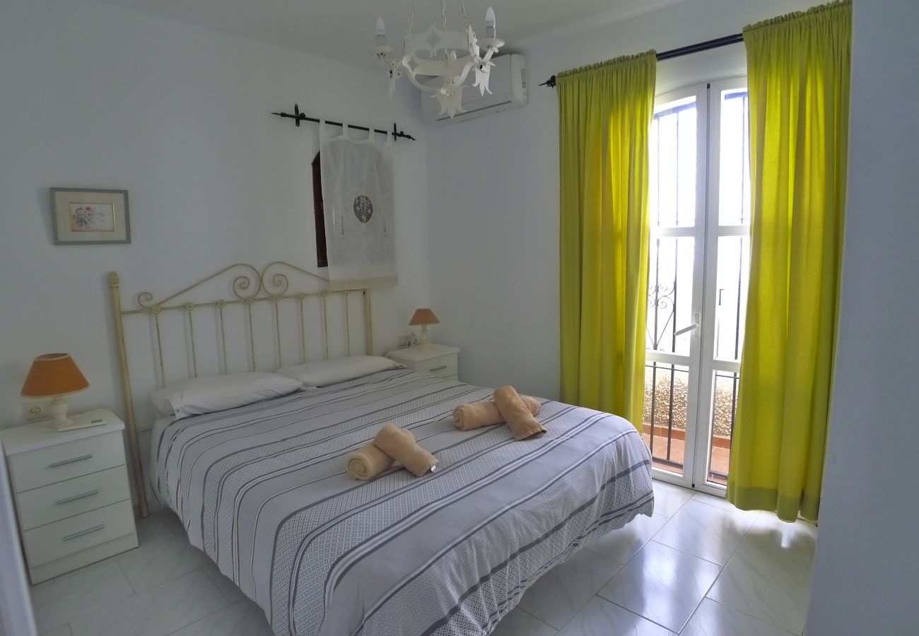 Apartment in Nerja - Sleeps 5 | Azahara 9 | CG R1000